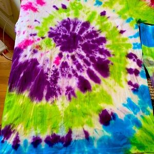 New Handmade Med Unisex Tie Dye Shirt